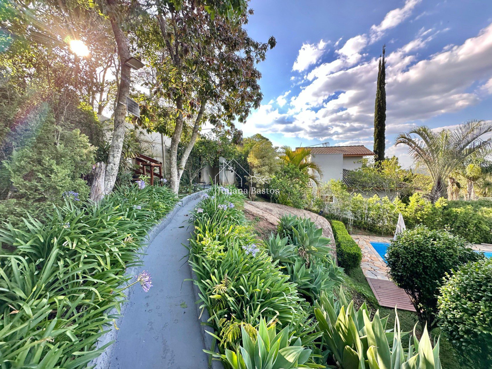 WhatsApp Image 2025-12-02 at 23.33.27