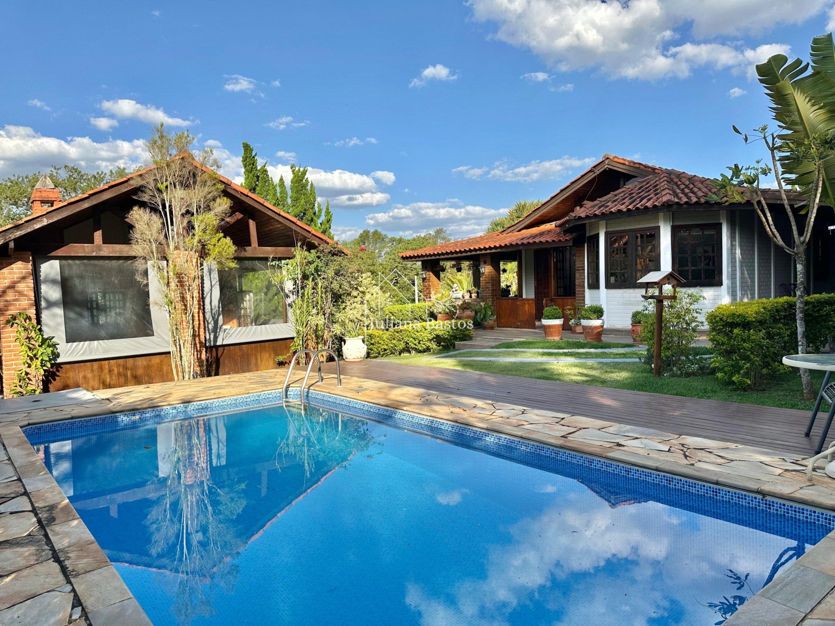 WhatsApp Image 2025-12-02 at 23.33.28 (2)